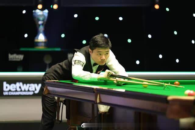 郑钦文正在 郑钦文正在